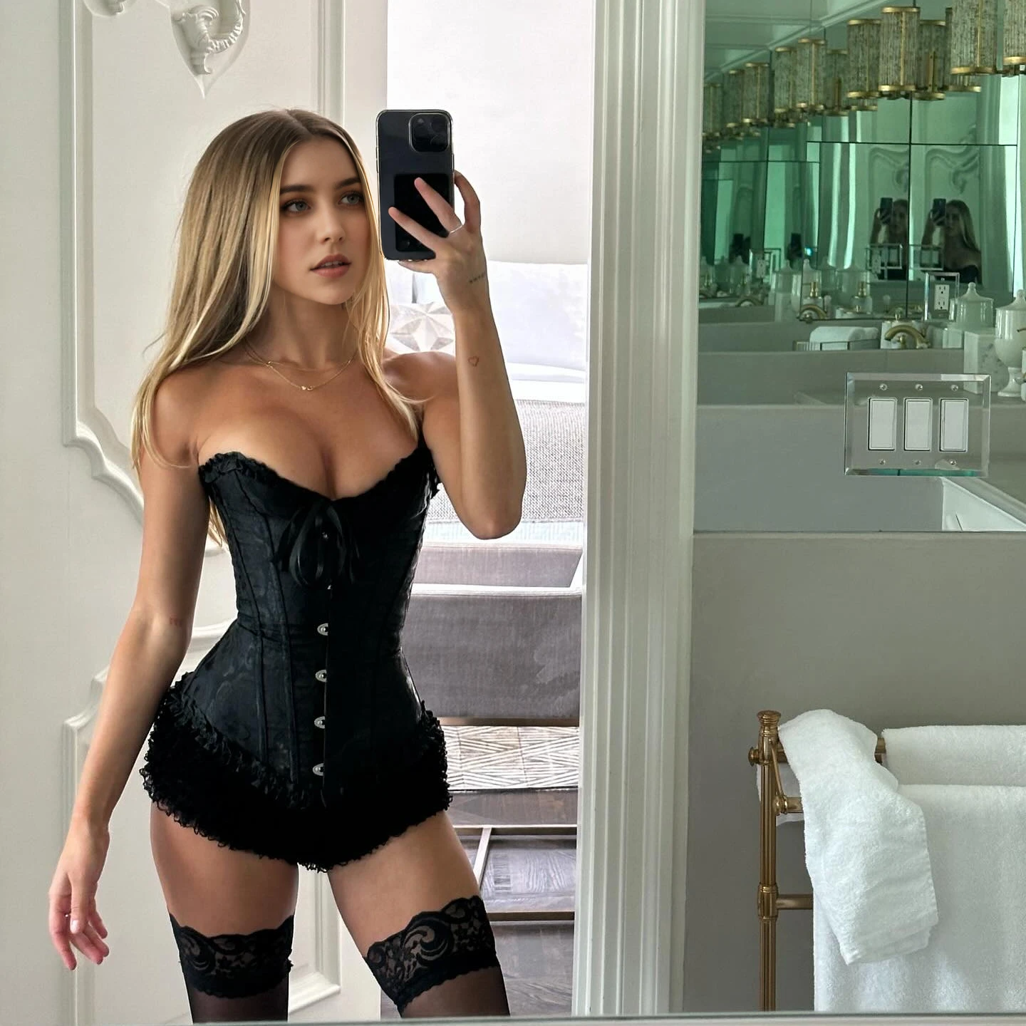 Emily JohnsonOnline Fanvue picture