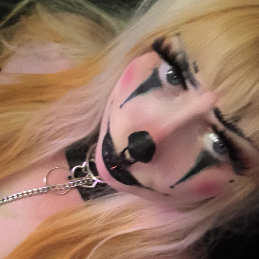 Bunny (Buns) Clown Fanvue picture