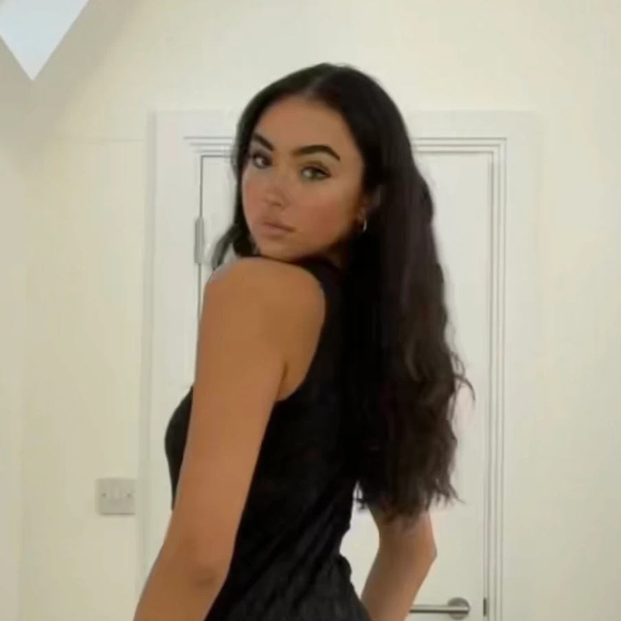 Goddess Ana Fanvue picture