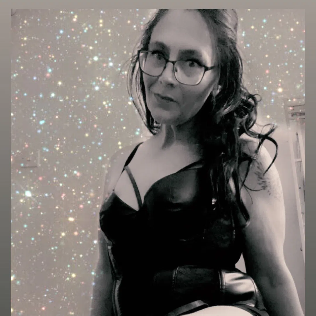 Mysterious Lisa Fanvue picture