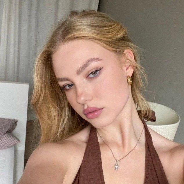 Aria Smith 🍑