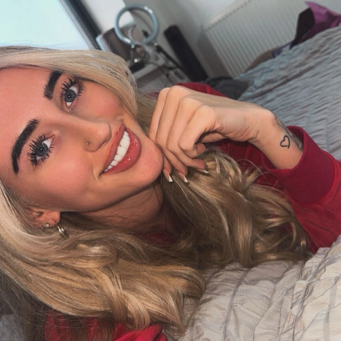 Brooke Fanvue picture