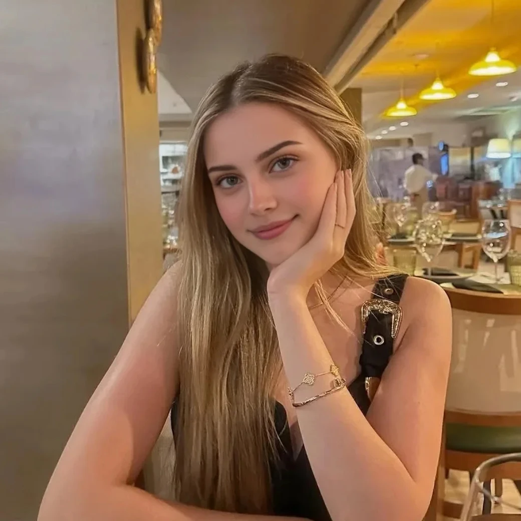 Eliza Fanvue picture