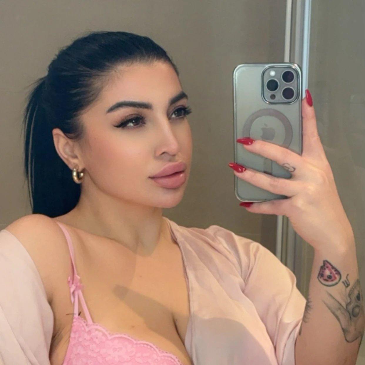 Ayna khalaf onlyfans