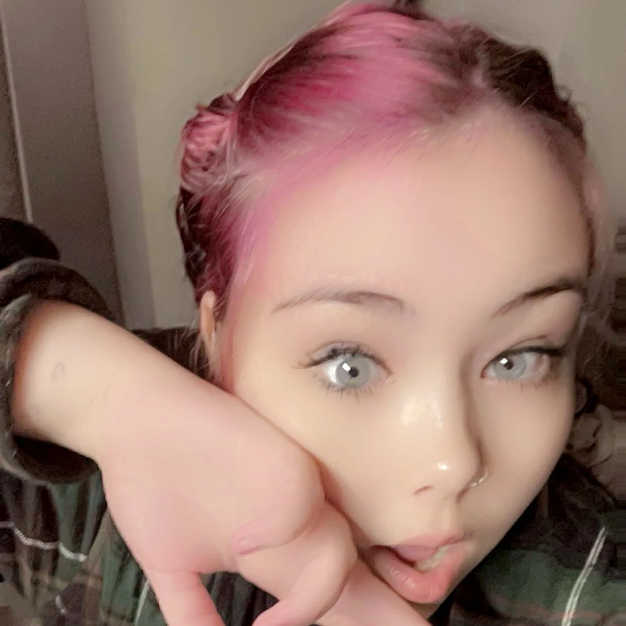 Nikki05
