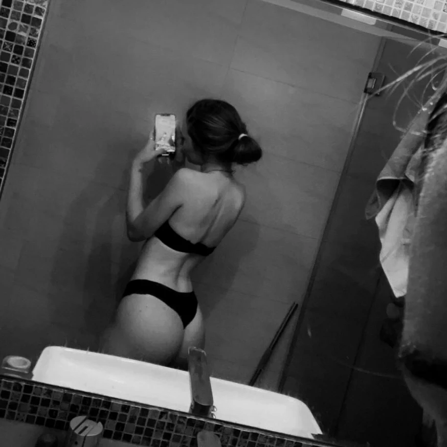 emmamzi on FansExplore