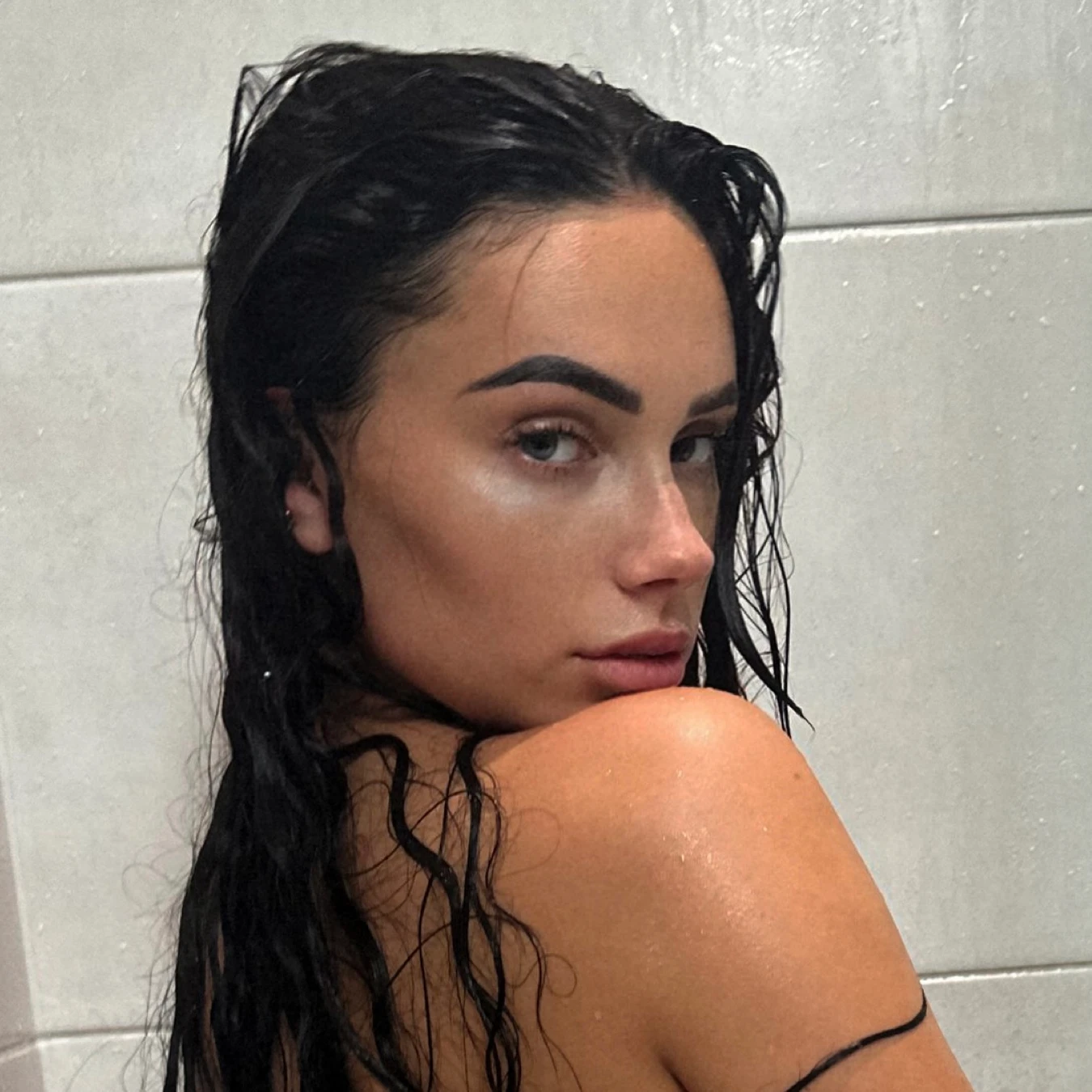 Fanvue - Connect, Create and Earn with your fans