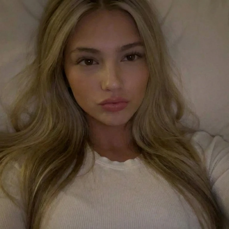 Ava - Fanvue